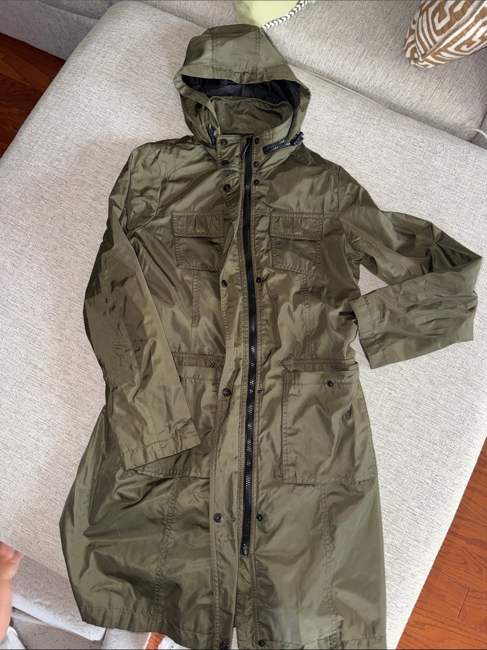 TAHARI TRENCH RAIN COAT SIZE XS